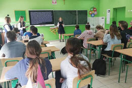 E9DC221F-01AD-48B9-9698-2FD3002E419C